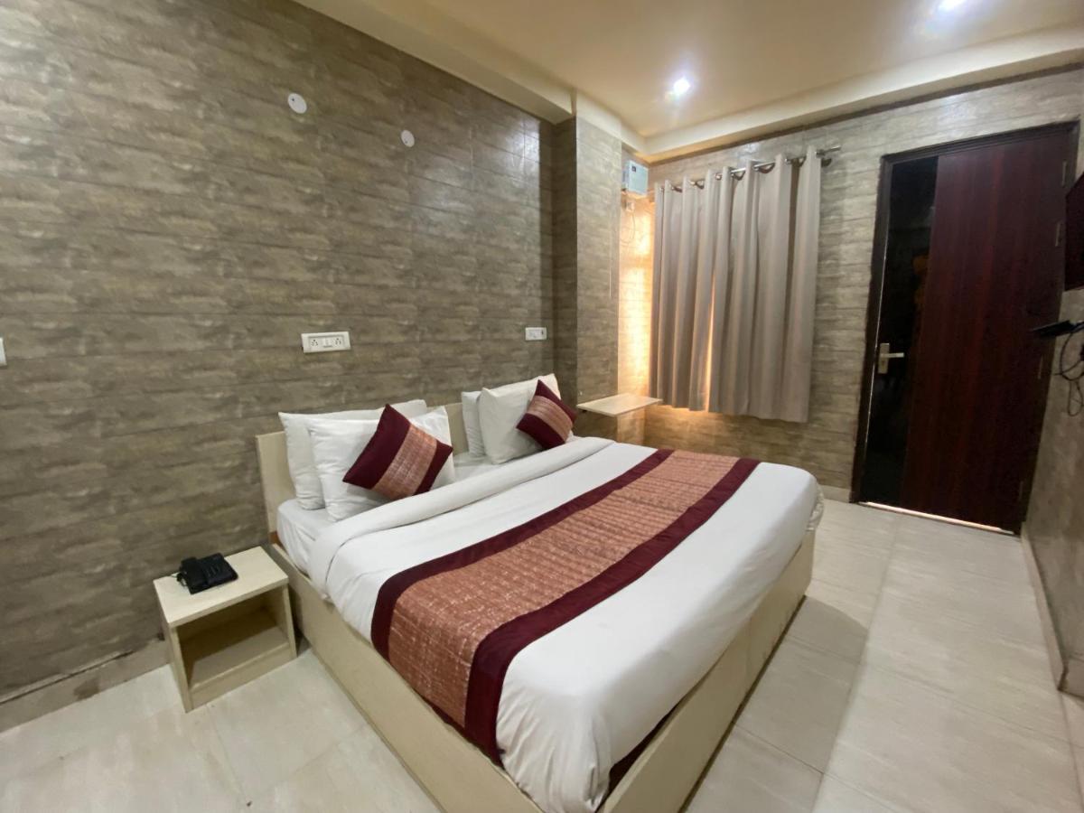 Hotel Red Chilly Neu-Delhi Exterior foto