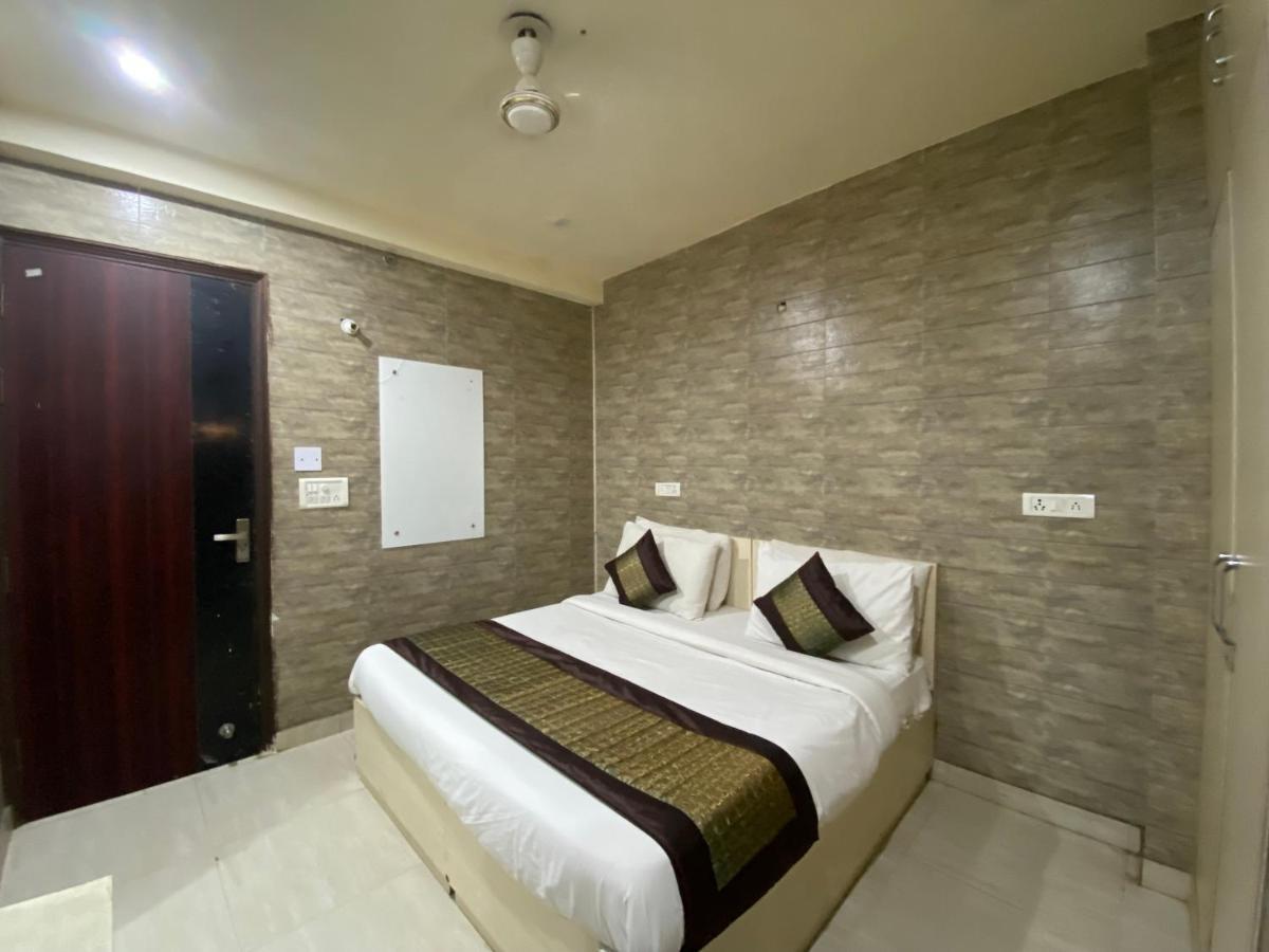 Hotel Red Chilly Neu-Delhi Exterior foto
